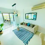 Sea View شقة *
